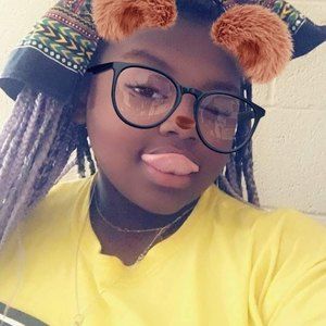 Meet your Posher, Tia